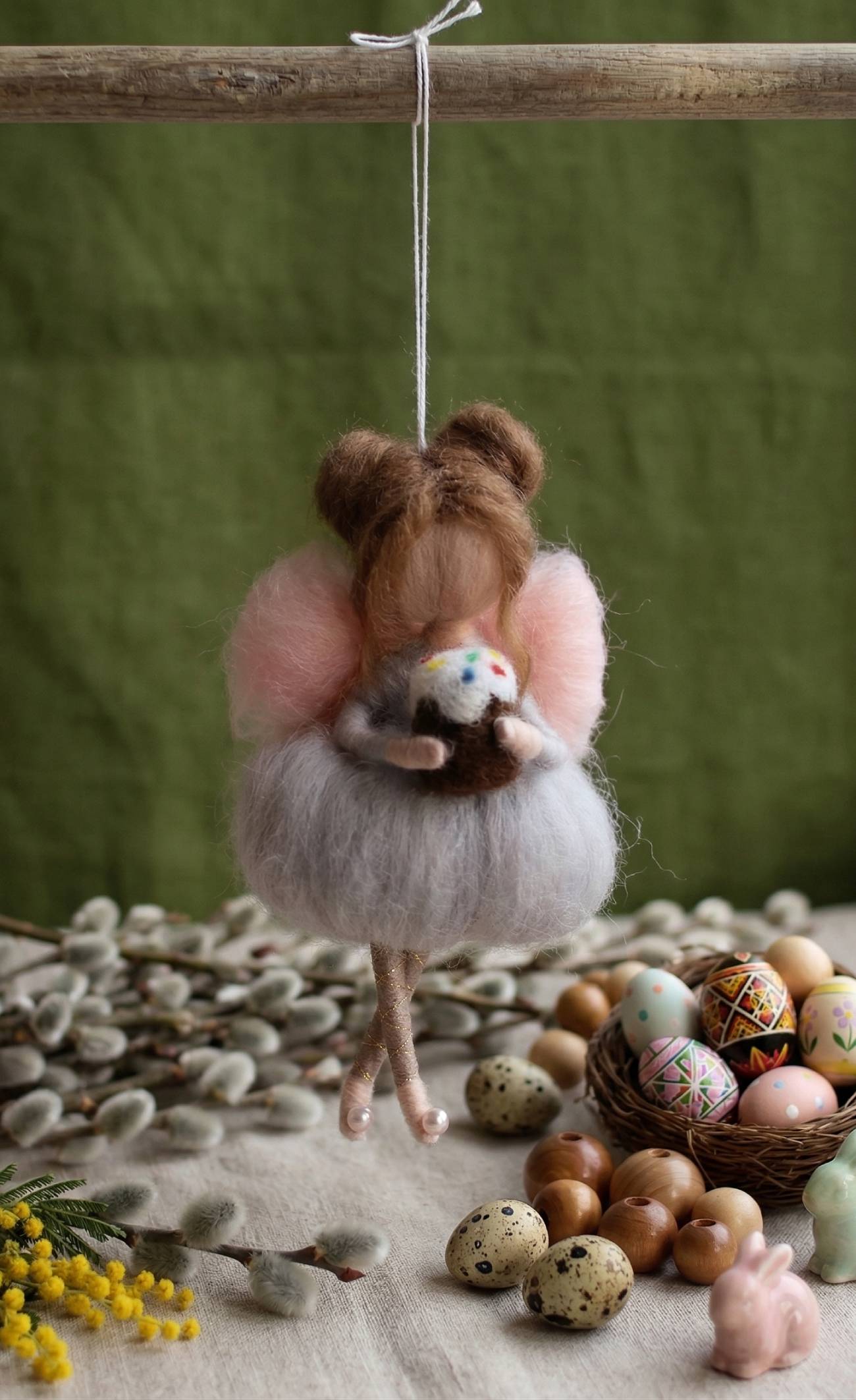 Авторська великодня лялечка підвіска фея з пасочкою: маленьке диво, що несе велике тепло