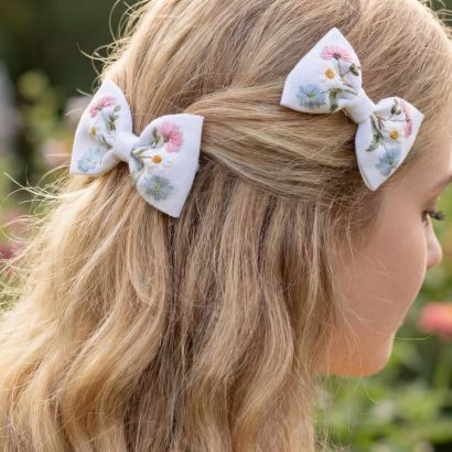 Бантики для волосся ручна вишивка польові квіти, 2 шт