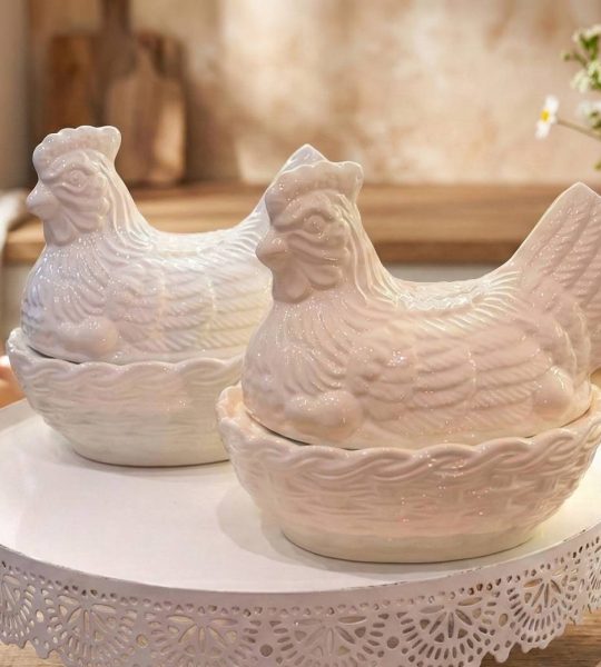 Сувенірна порцелянова курочка цукерниця, масляниця, 500 мл