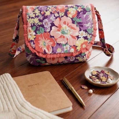 Жіноча сумочка з тканини на магнітній кнопці квіти