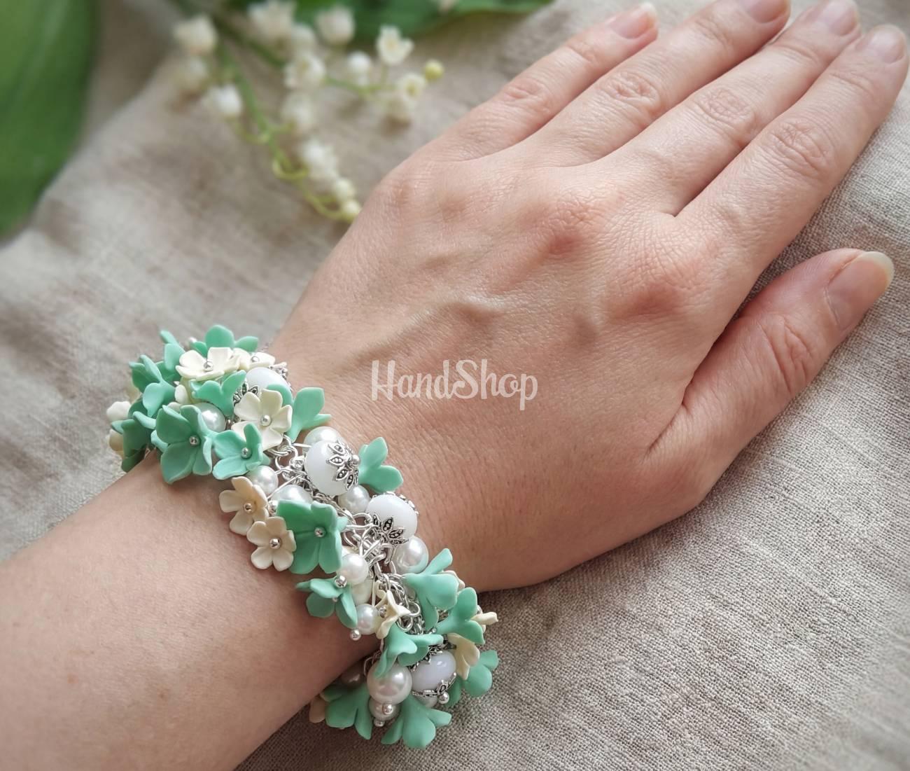 Квітковий браслет з пишною композицією полімерна глина Квітковий браслет з пишною композицією полімерна глина