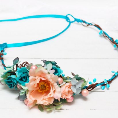 Венок для волос из искусственными цветами