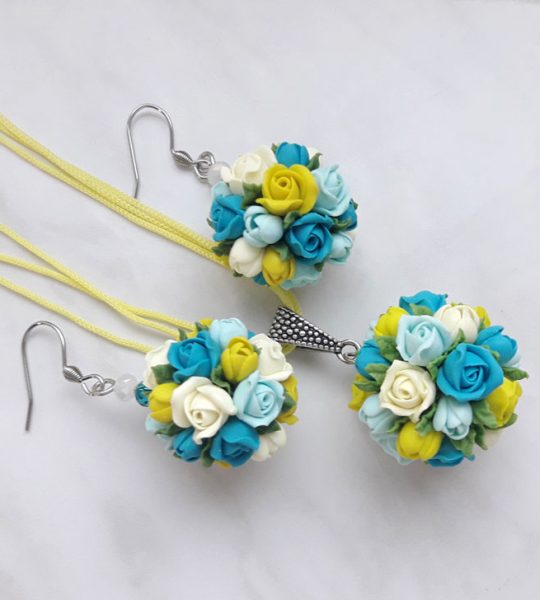 Украшения из глины серьги и кулон розочки