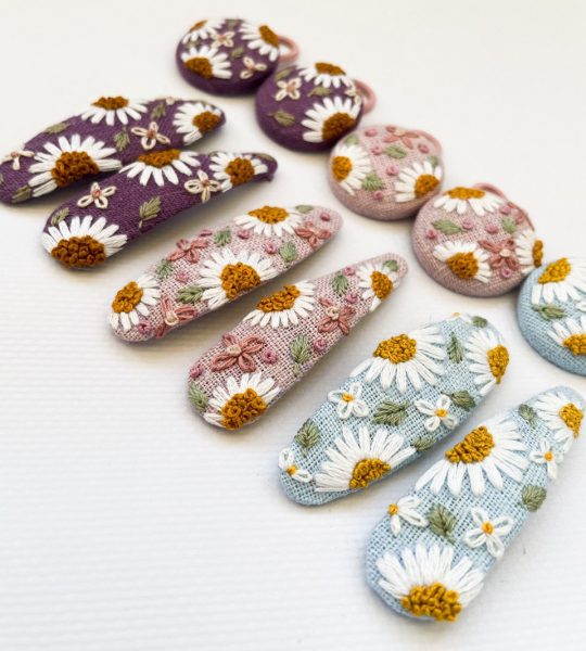 Заколки 2шт и резинки 2шт для волос вышивка ромашки