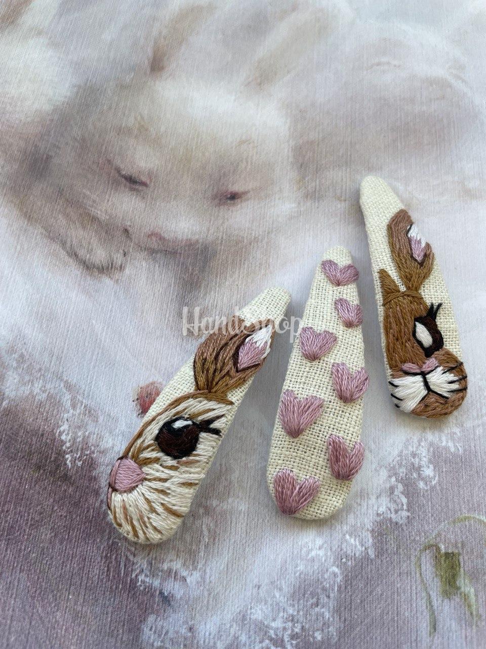 Дитячі заколки для волосся ручна вишивка зайка Дитячі заколки для волосся ручна вишивка зайка