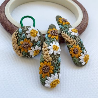 Заколки 2шт та резинки 1шт ручна вишивка квіти Ukraine