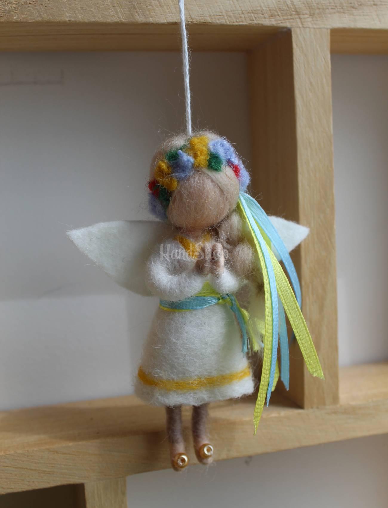 Сувенірна міні лялька підвіска янгол блондинка Ukraine Сувенірна міні лялька підвіска янгол блондинка Ukraine