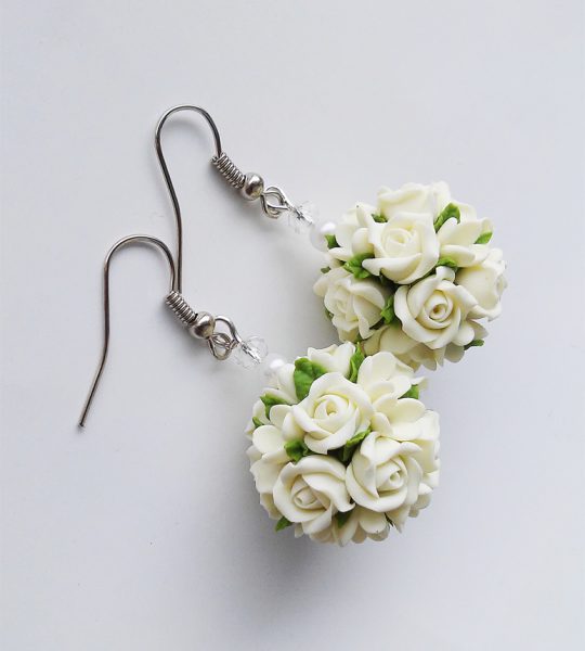 Серьги и кулон белые розы глина