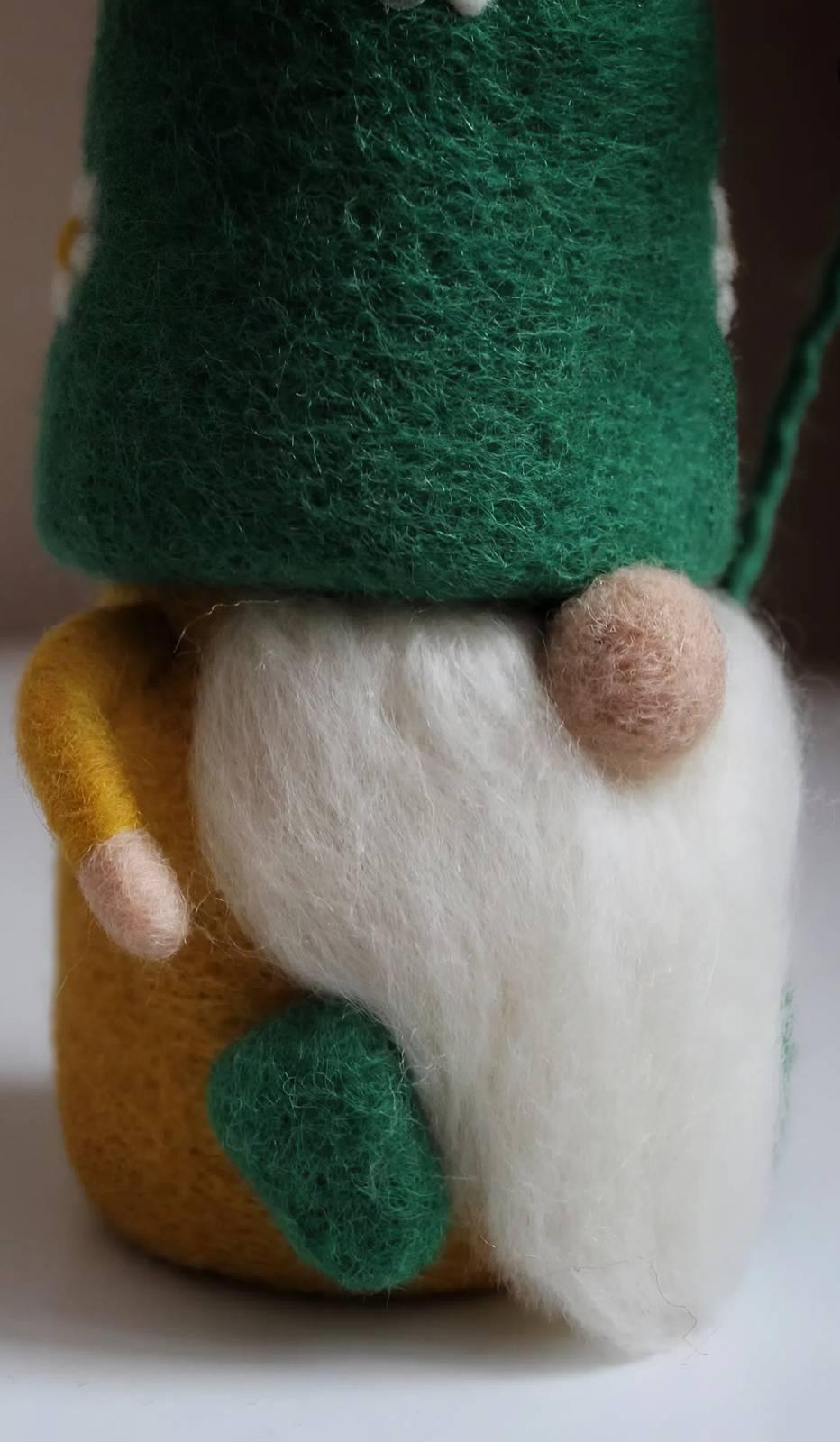 Сувенірний валяний гном із шерсті валентин spring Сувенірний валяний гном із шерсті валентин spring