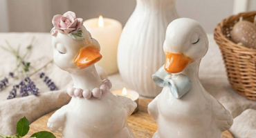 Авторський набір великоднього декору - біла порцелянова пара гусей з фарфору для дому та дитячої кімнати Авторський набір великоднього декору - біла порцелянова пара гусей з фарфору для дому та дитячої кімнати