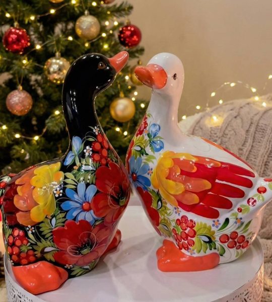 Сувенірна пара гусаки петриківський розпис кераміка 2 шт