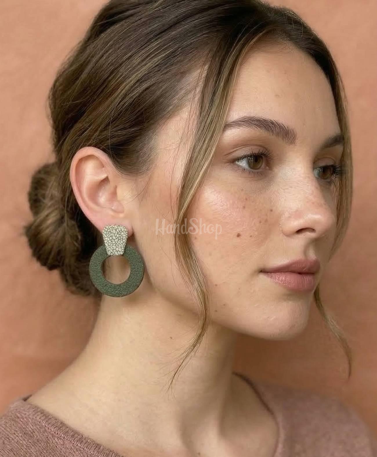 Жіночі геометричні круглі сережки з полімерної глини Жіночі геометричні круглі сережки з полімерної глини
