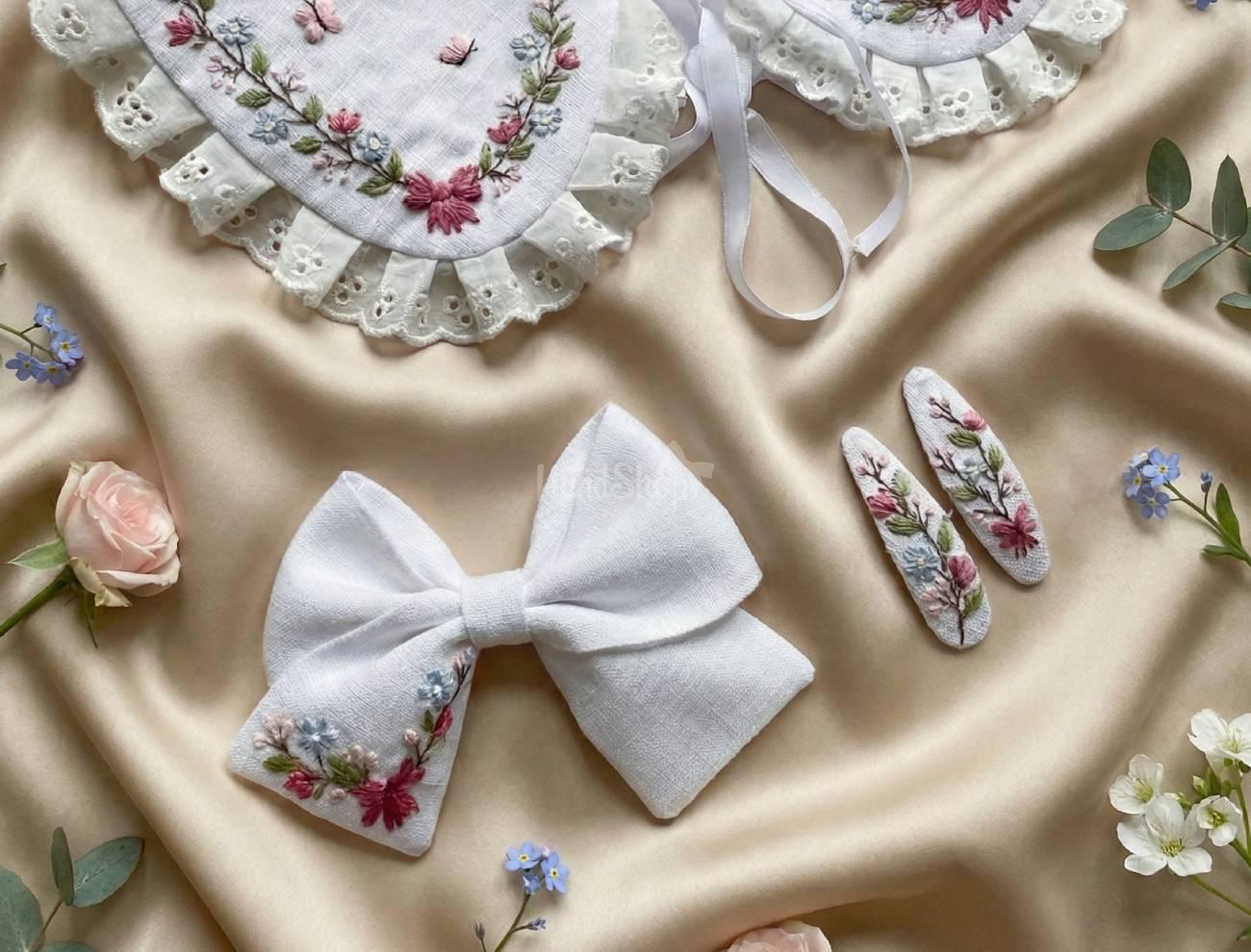Бантик для волосся дитячий ручна вишивка рожеві квіти Бантик для волосся дитячий ручна вишивка рожеві квіти
