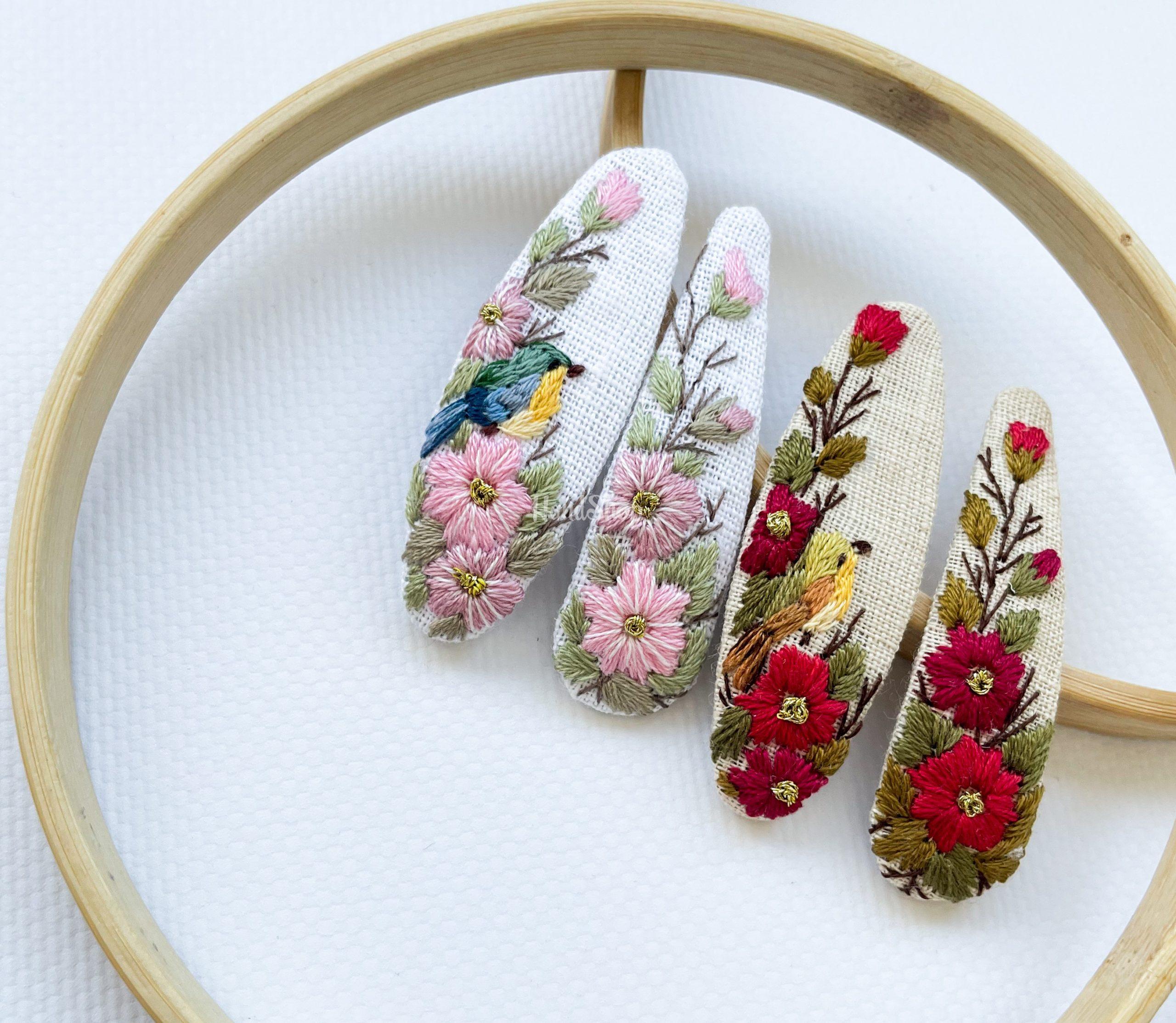 Заколки для волосся ручна вишивка квіти та пташки 2шт (на вибір!) Заколки для волосся ручна вишивка квіти та пташки 2шт (на вибір!)