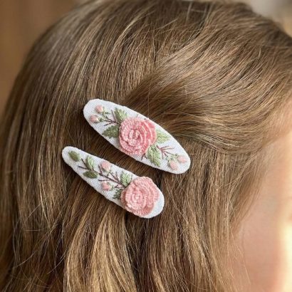 Заколки для волосся ручна вишивка ніжно рожеві троянди