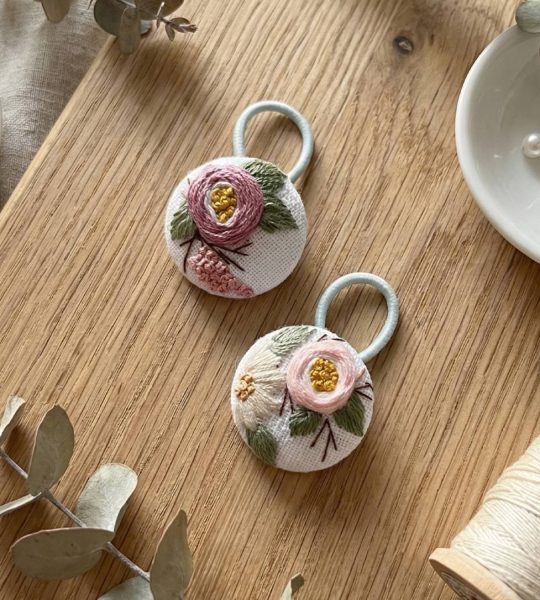 Дитячі резинки для волосся квіточки, ручна вишивка 2 шт