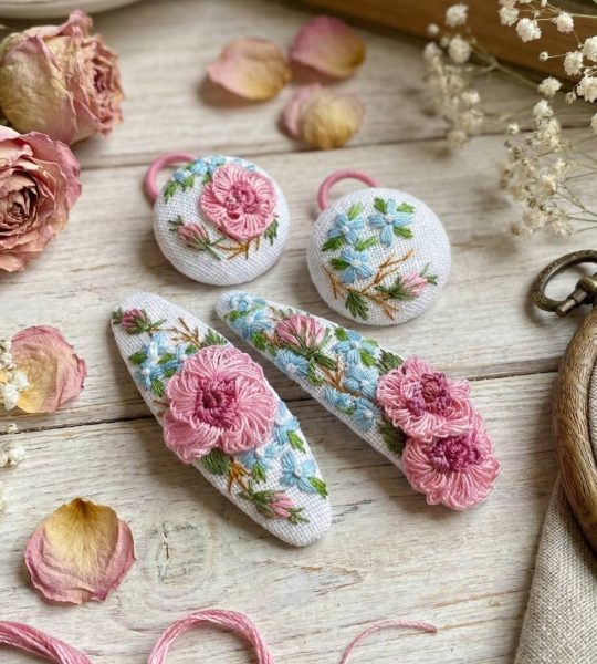 Заколки 2 шт та резинки 2 шт для волосся вишивка троянди