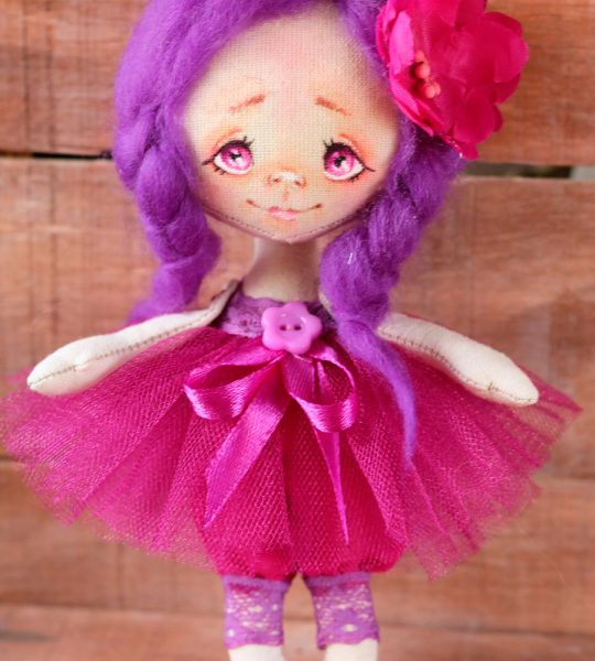 Детская кукла игрушечная с фиолетовыми волосами