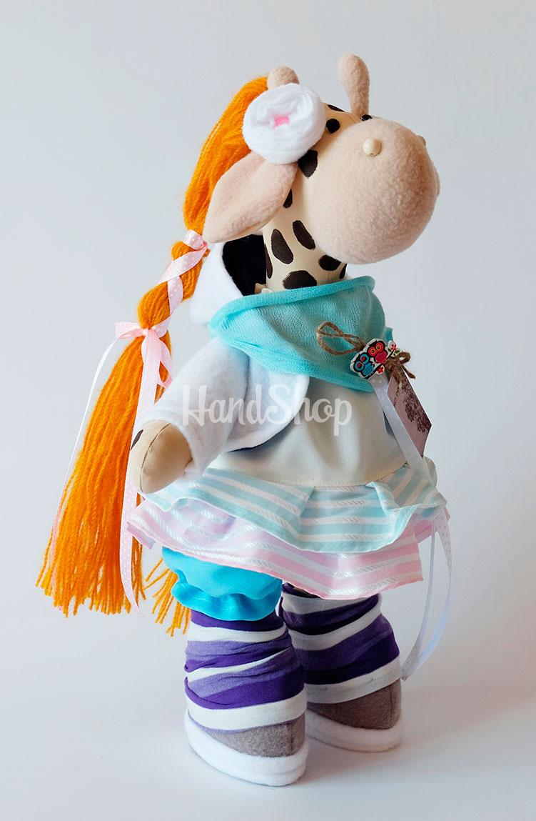 Мягкая игрушка жираф рыжая в платье Мягкая игрушка жираф рыжая в платье