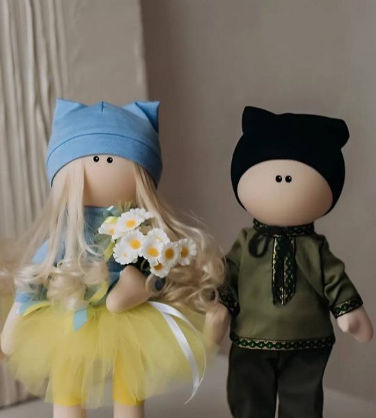 Авторські сувенірні ляльки пара українець та україночка