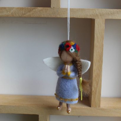 Сувенірна міні лялька підвіска янгол київський у сукні