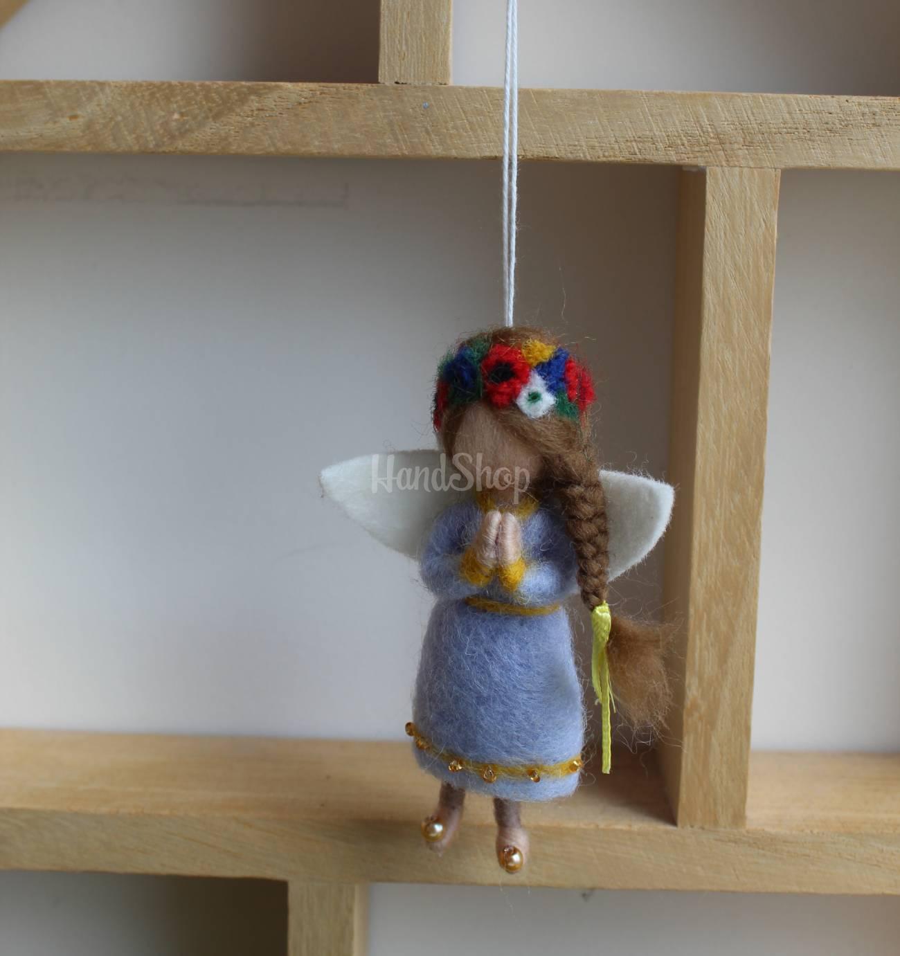 Сувенірна міні лялька підвіска янгол київський у сукні Сувенірна міні лялька підвіска янгол київський у сукні