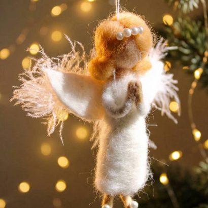 Авторська лялька янгол підвіска на ниточці сувенір із шерсті