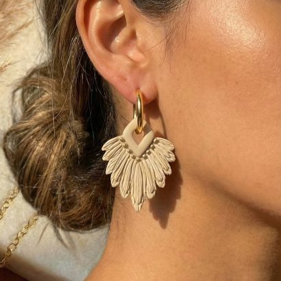 Стильні жіночі сережки з полімерної глини в стилі бохо