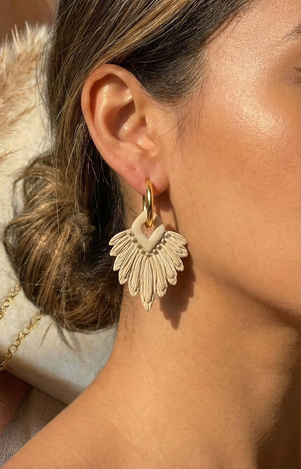 Стильні жіночі сережки з полімерної глини в стилі бохо Стильні жіночі сережки з полімерної глини в стилі бохо