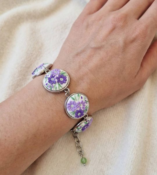 Жіночий літній браслет фіолетові квіти філігрань глина
