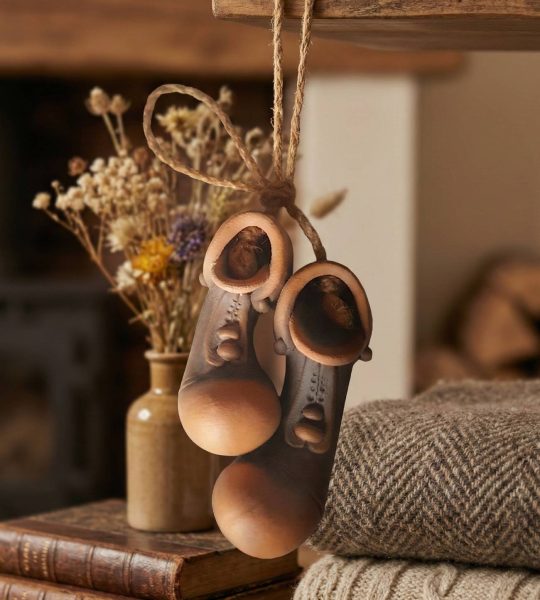 Підвісний сувенір кераміка черевички ручної роботи