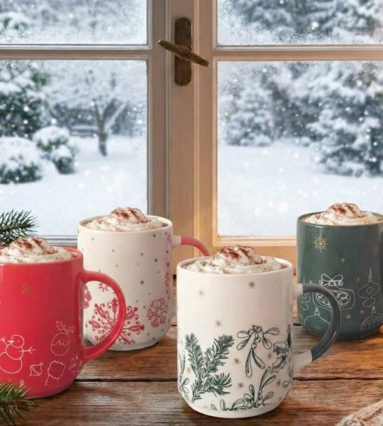 Сувенірний набір порцелянових чашок Різдво 2026, 4 шт