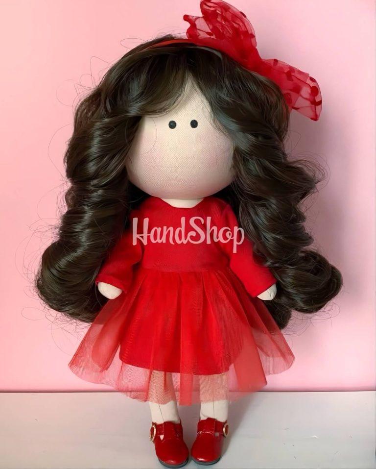 Игровая кудрявая черноволосая текстильная кукла Lady in red — фото 2