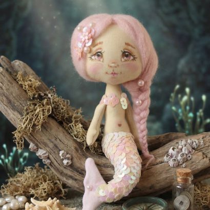 Сувенірна маленька лялька русалонька хвіст з паєток