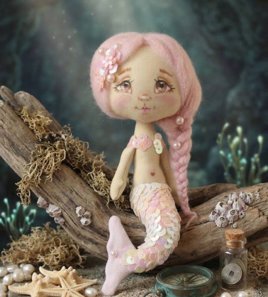 Сувенірна маленька лялька русалонька хвіст з паєток