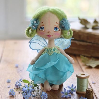 Маленька авторська текстильна сувенірна лялька фея квіточка