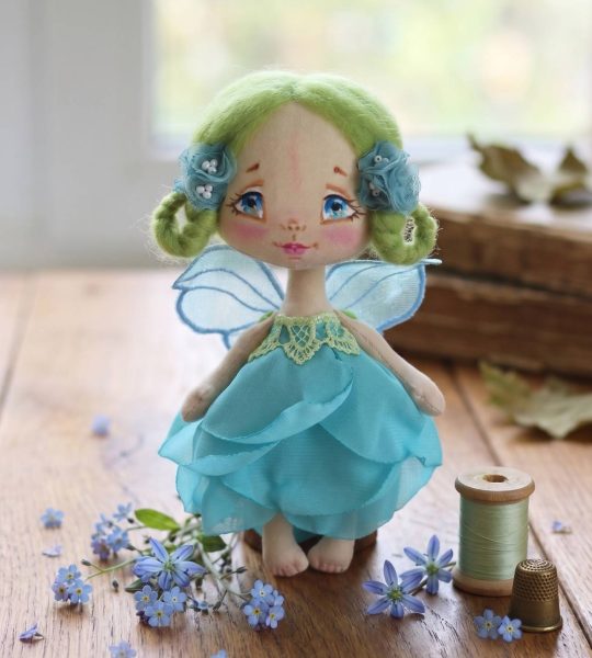 Маленька авторська текстильна сувенірна лялька фея квіточка