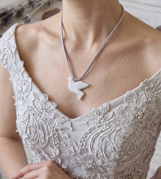 Кулон горлиця з блискітками глина, замшевий шнур на вибір!