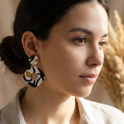 Геометричні круглі жіночі сережки з полімерної глини