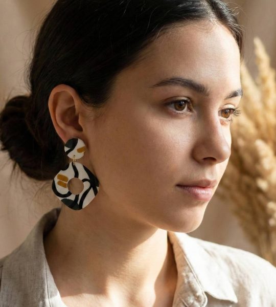 Геометричні круглі жіночі сережки з полімерної глини