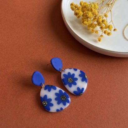 Жіночі овальні сині сережки з квітами, полімерна глина