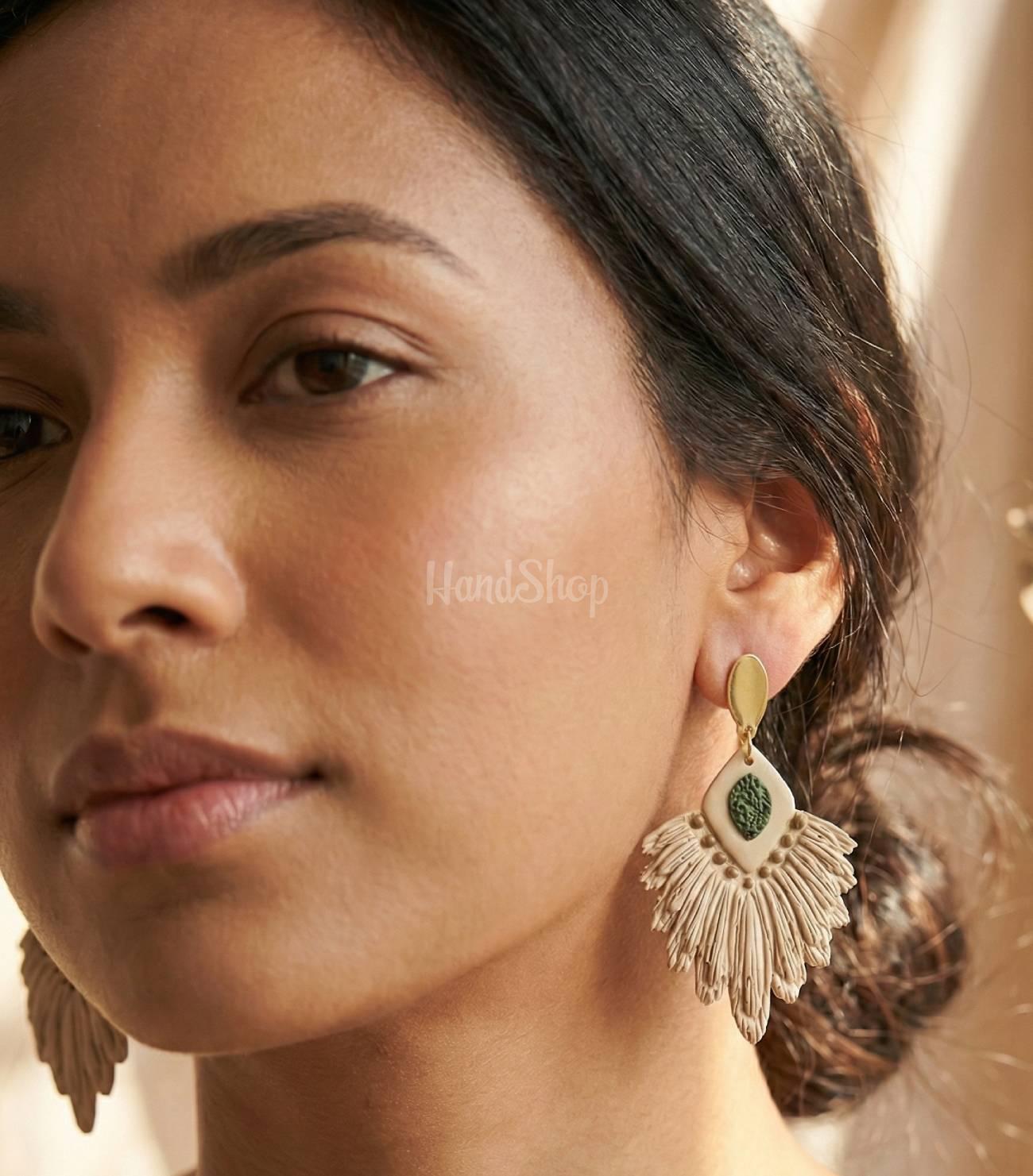 Жіночі сережки з полімерної глини в стилі бохо Жіночі сережки з полімерної глини в стилі бохо