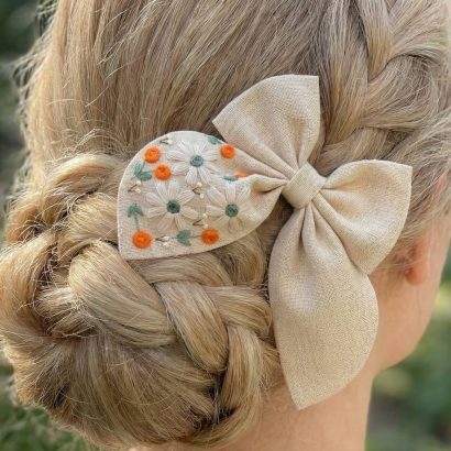 Дитячий бант для волосся вишивка польові квіти, льон