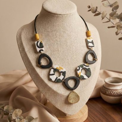 Набір жіночих прикрас сережки та намисто геометрія глина