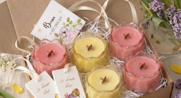 Подих весни: авторський набір зі свічкою-тюльпаном у скляній формі та ароматичними саше