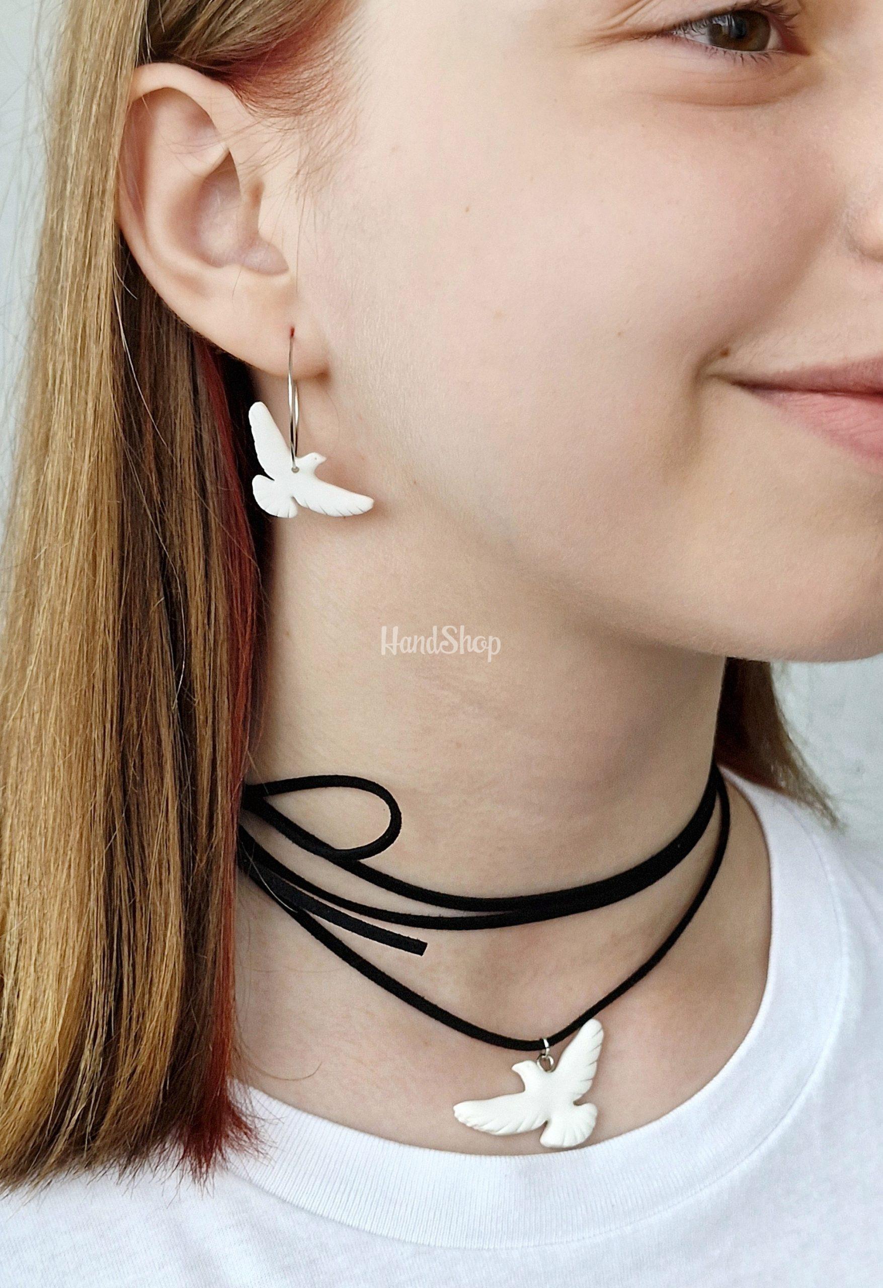 Стильний кулон голубка з полімерної глини, замшевий шнур на вибір! Стильний кулон голубка з полімерної глини, замшевий шнур на вибір!