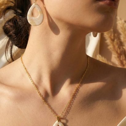 Жіночий комплект прикрас овальні сережки та кулон глина