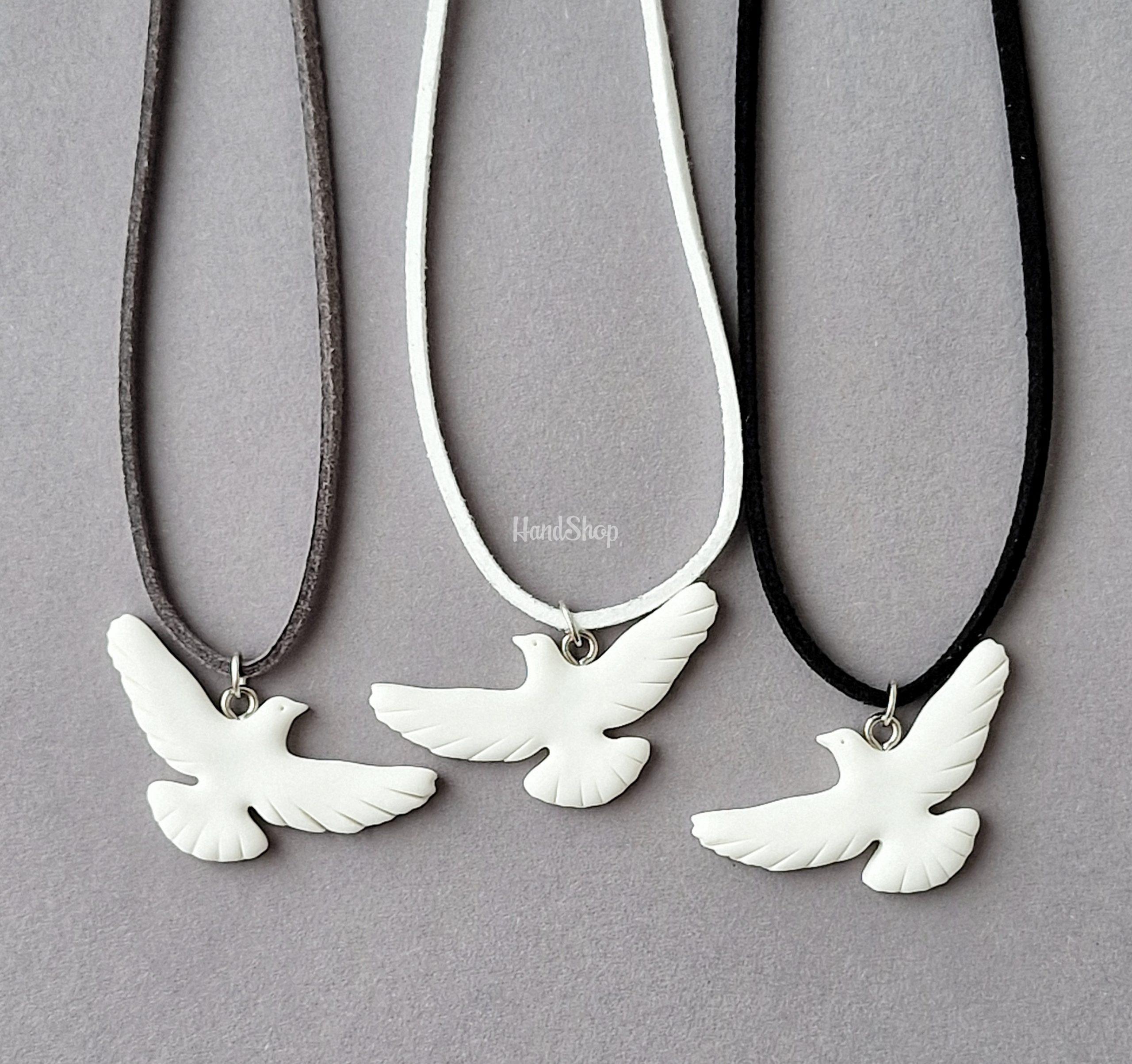 Стильний кулон голубка з полімерної глини, замшевий шнур на вибір! Стильний кулон голубка з полімерної глини, замшевий шнур на вибір!