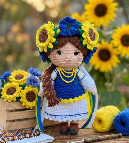 Сувенірна лялька україночка віночок соняшники, волошки
