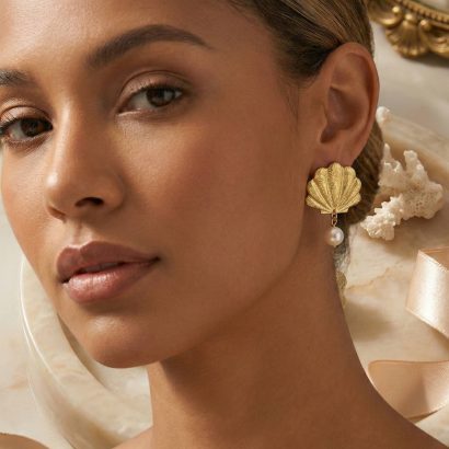 Авторські жіночі літні морські сережки мушля з перлиною